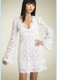 Vestit de núvia curt de coll V