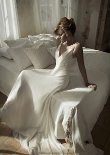 Elegant cut wedding dress