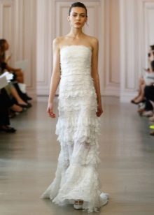 Straight wedding dress from Oscar de la Renta
