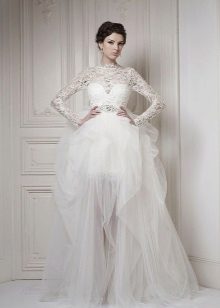 Short wedding dress with fake fluffy skirt