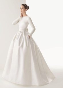 A magnificent closed wedding dress from Eli Saab