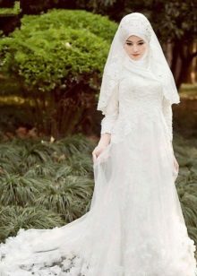 White Lace Muslim Wedding Dress
