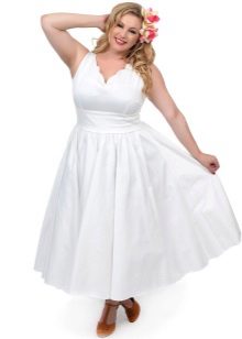 Full short short wedding dress with a full skirt