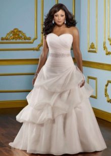 Wedding dress white for full brunettes