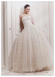 Puffy wedding dress with lace