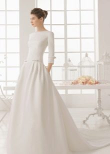 Wedding dress with sleeves