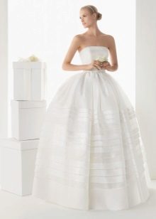 Puffy wedding dress