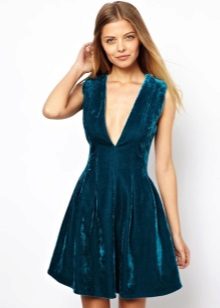 Short velvet evening dress