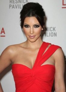 Makeup under a red evening dress