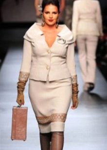 Light elegant suit for overweight