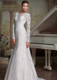 Wedding dress in a floor not magnificent