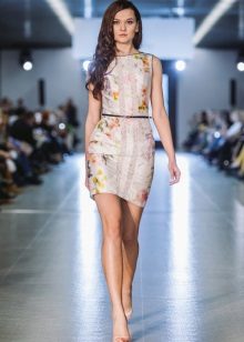 Oksana Mukha's short lace evening dress