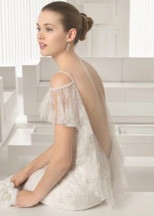 Wedding dress 2015 by Rosa Clara with a low neckline