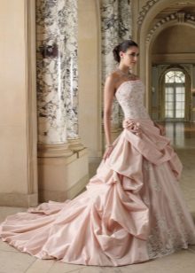 Mermaid wedding dress in pink