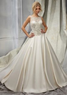 Ivory mermaid wedding dress