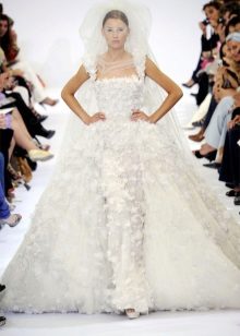 A magnificent wedding dress from Eli Saab