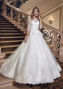 ชุดแต่งงานจากคอลเล็กชั่น Radiance of อ่อนโยนจาก Eva Utkina