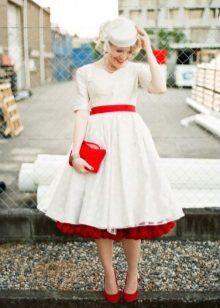 Retro style wedding dress