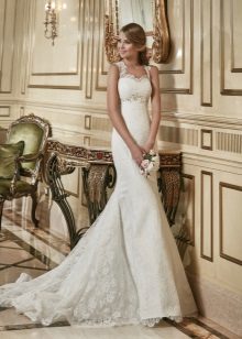 Elegant Lace Strapless Wedding Dress