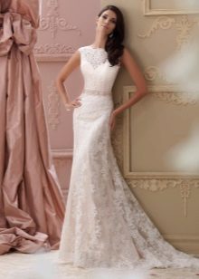 Elegant lace wedding dress