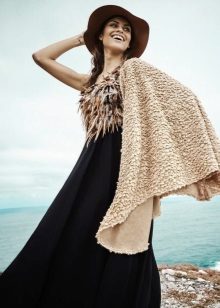 Silk evening dress with fur and a cape