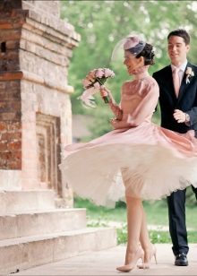 Retro style wedding dress