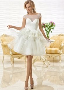 Short wedding dress with volumetric flowers
