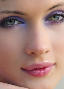 Makeup for an eggplant dress