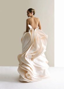 Wedding dress from Antonia Riva with an unusual cut