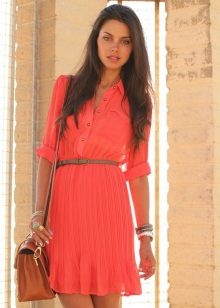 Features of coral color