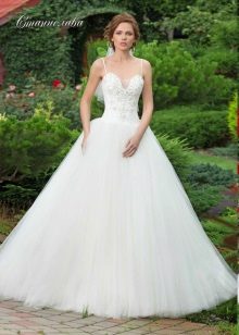A magnificent wedding dress from Lady White