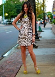 Leopard dress yellow shoes