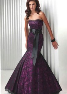 Dress eggplant in combination with black