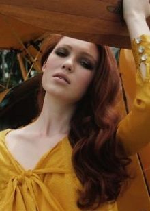 Red-haired girl in mustard dress