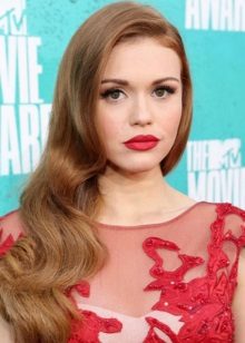 Makeup di bawah pakaian lembayung