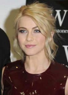 Natural makeup under a burgundy dress