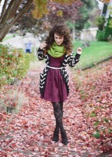 Wine dress with colorful accessories