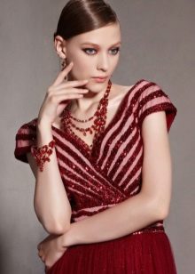 Decoration for a dress in the color of burgundy