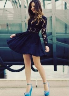 Dress in dark blue with guipure accents
