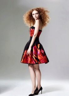 Puffed knee-length evening dress