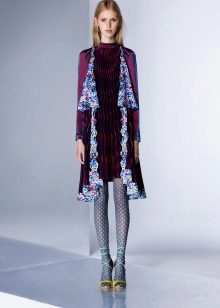 Dress color with fantasy tights