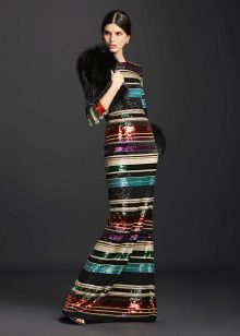 Colored dress with a scarf