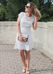 Beige sandals for a milk dress