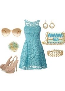 Gold and beige accessories for cyan dress