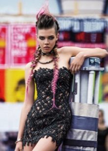 فستان دانتيل بتصميم روك