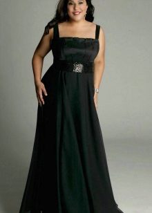 Floor-length dress on the straps for full