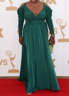 Accessories and adornments for a long green evening dress for full