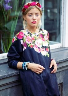 Decorations for the national Russian dress