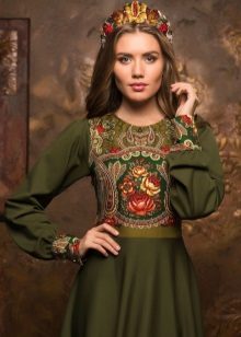 Russian style swamp dress with kokoshnik