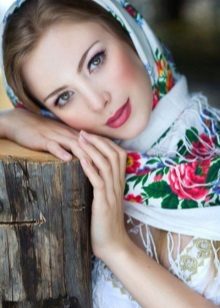 Makeup for a dress in the Russian style